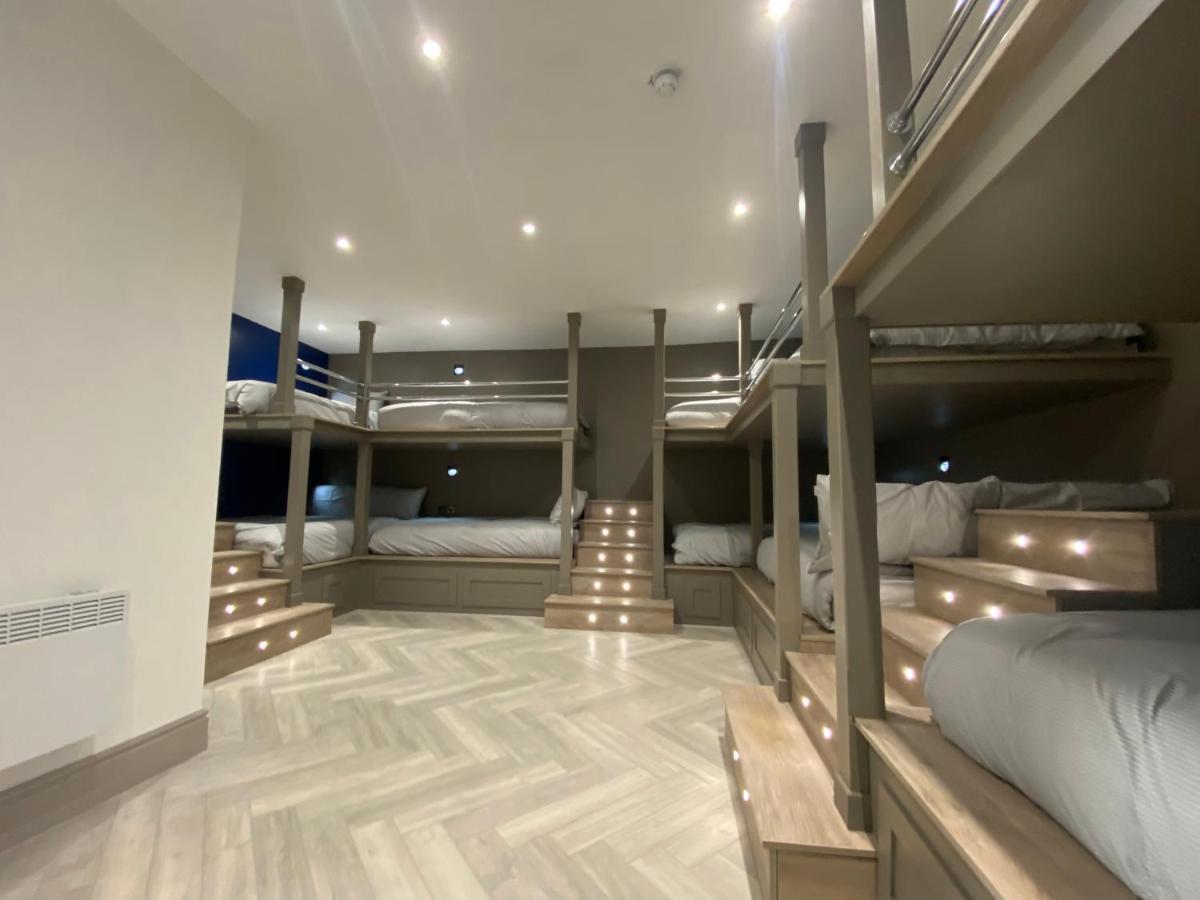 Eleanor Rigby Apts Stanley Street 4*