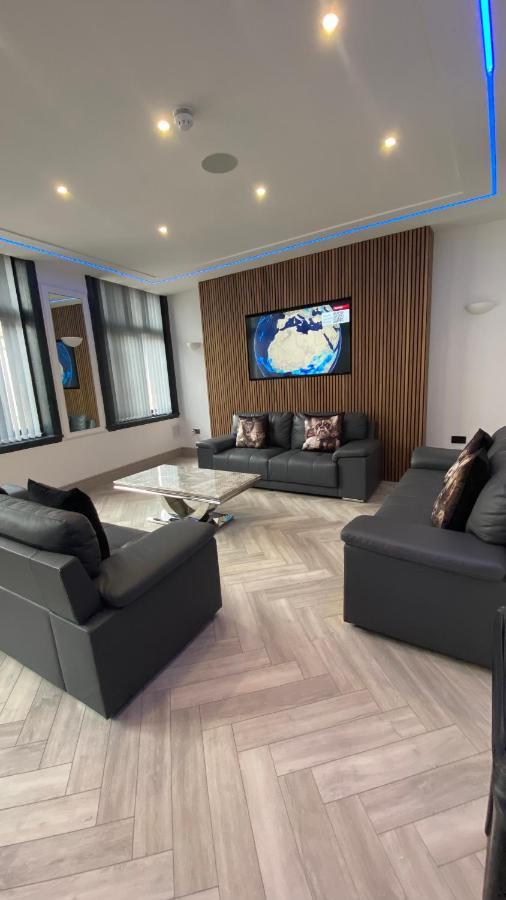 Eleanor Rigby Apts Stanley Street 4*