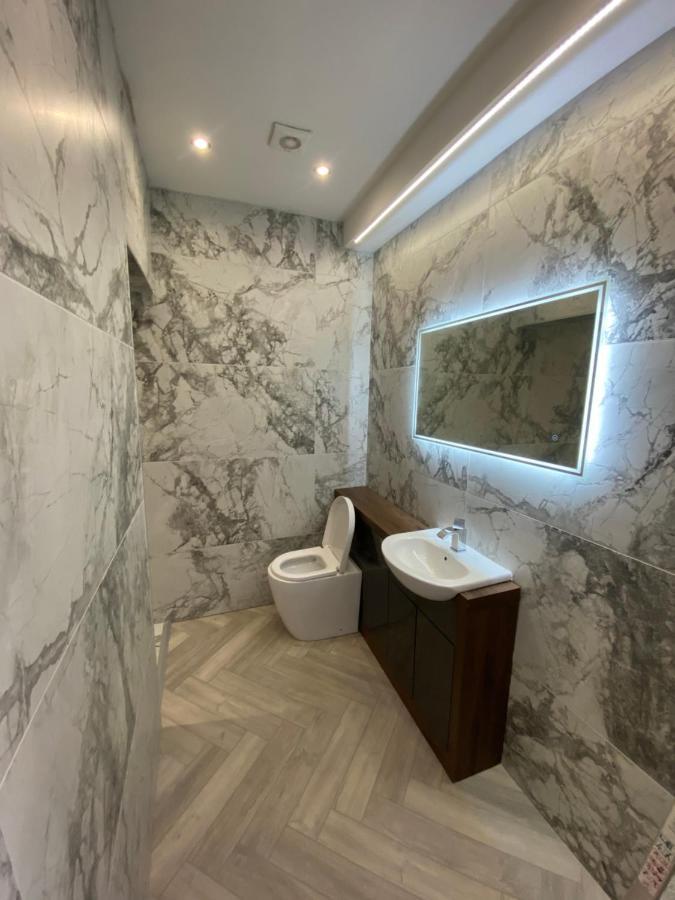 Eleanor Rigby Apts Stanley Street 4*